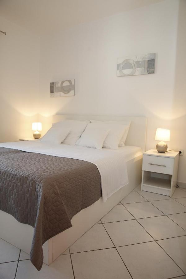 Apartments Lepur Vodice Exterior foto