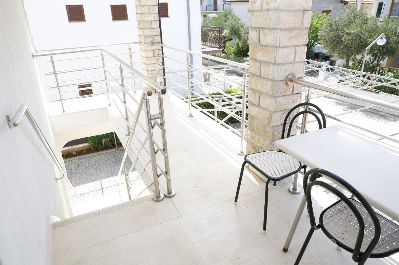 Apartments Lepur Vodice Exterior foto